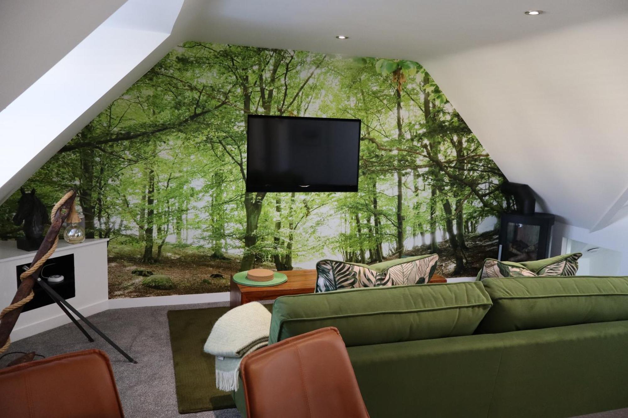 The Hideaway - Luxury Self Catering Coastal Apartment With Private Entrance & Key Box Entry Just A Few Minutes Walk To The Beach, Solent Way Walk, Shops And Many Eateries & Bars - Free Off Road Parking,Full Kitchen, Lounge,Bedroom , Bathroom & Wi-Fi Lymington Luaran gambar